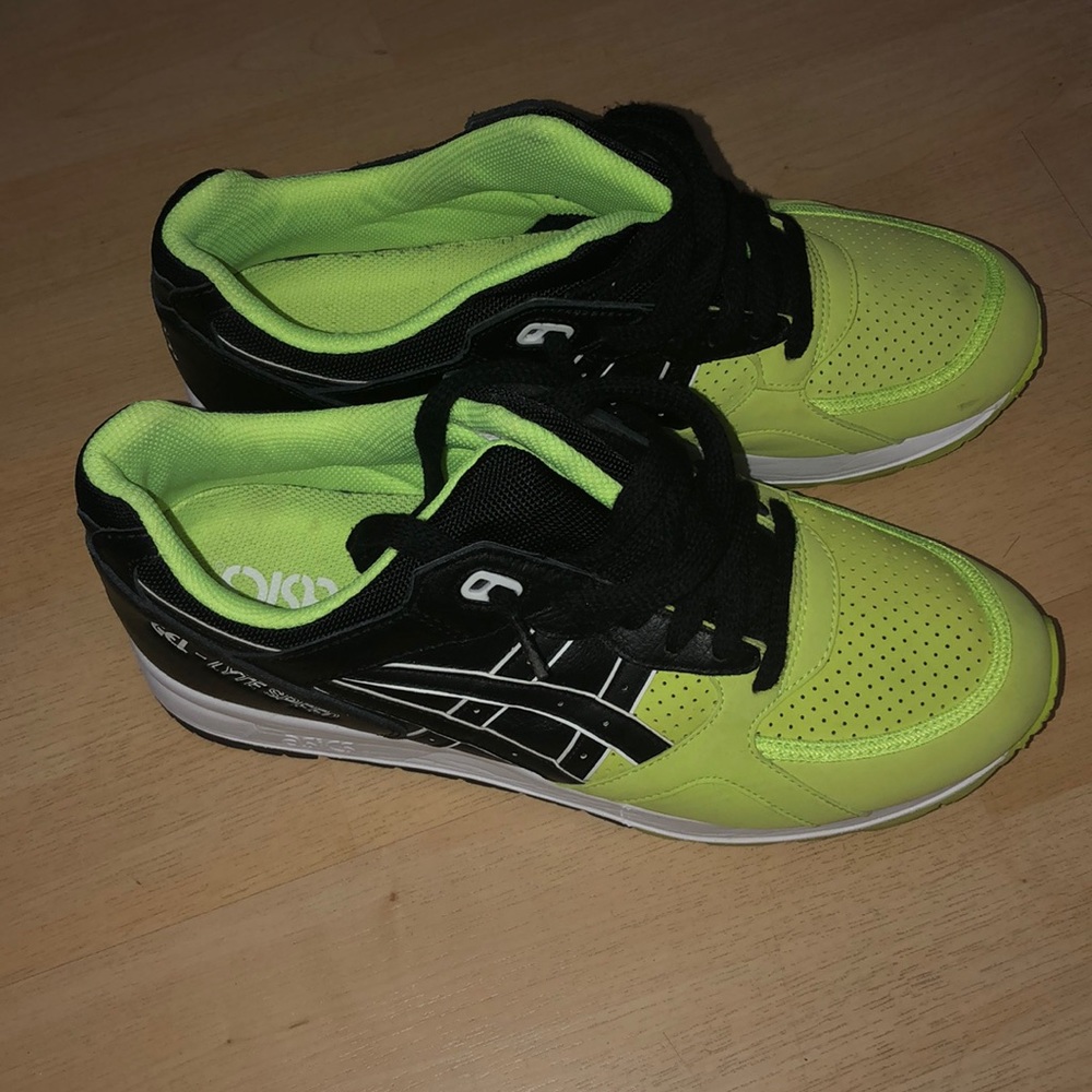 ASICS - Picture 1 of 3